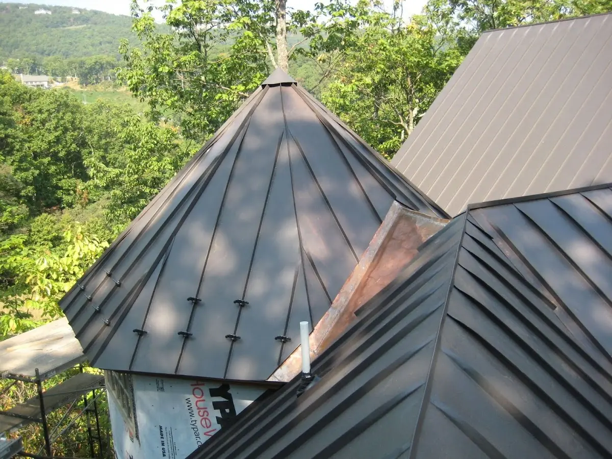 Professional Roof Tarp Installation by Craftsman Roofing in Red Mill